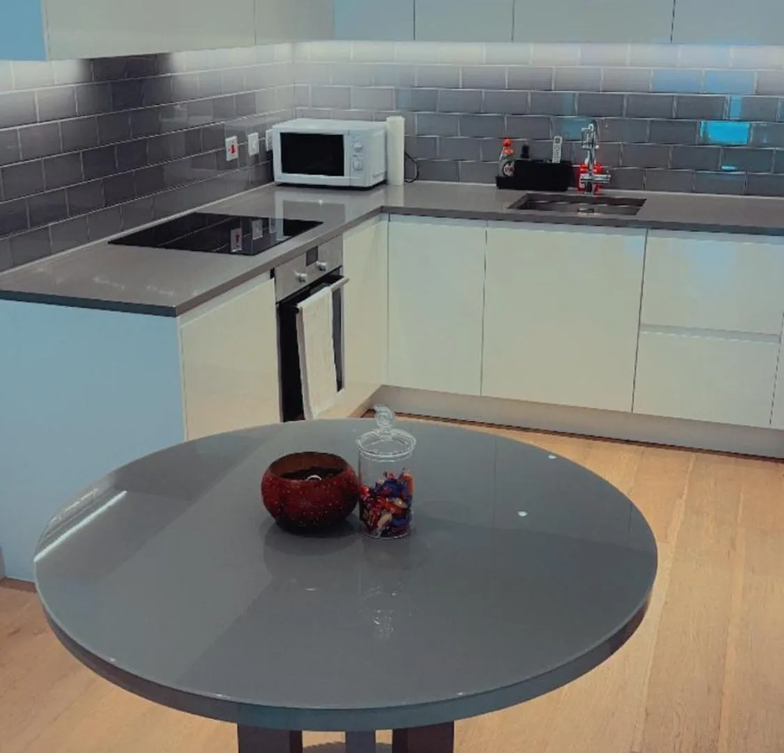 Luxe 2 Bedroom And Sofa Bed - Up To 6 Guests London Apartment