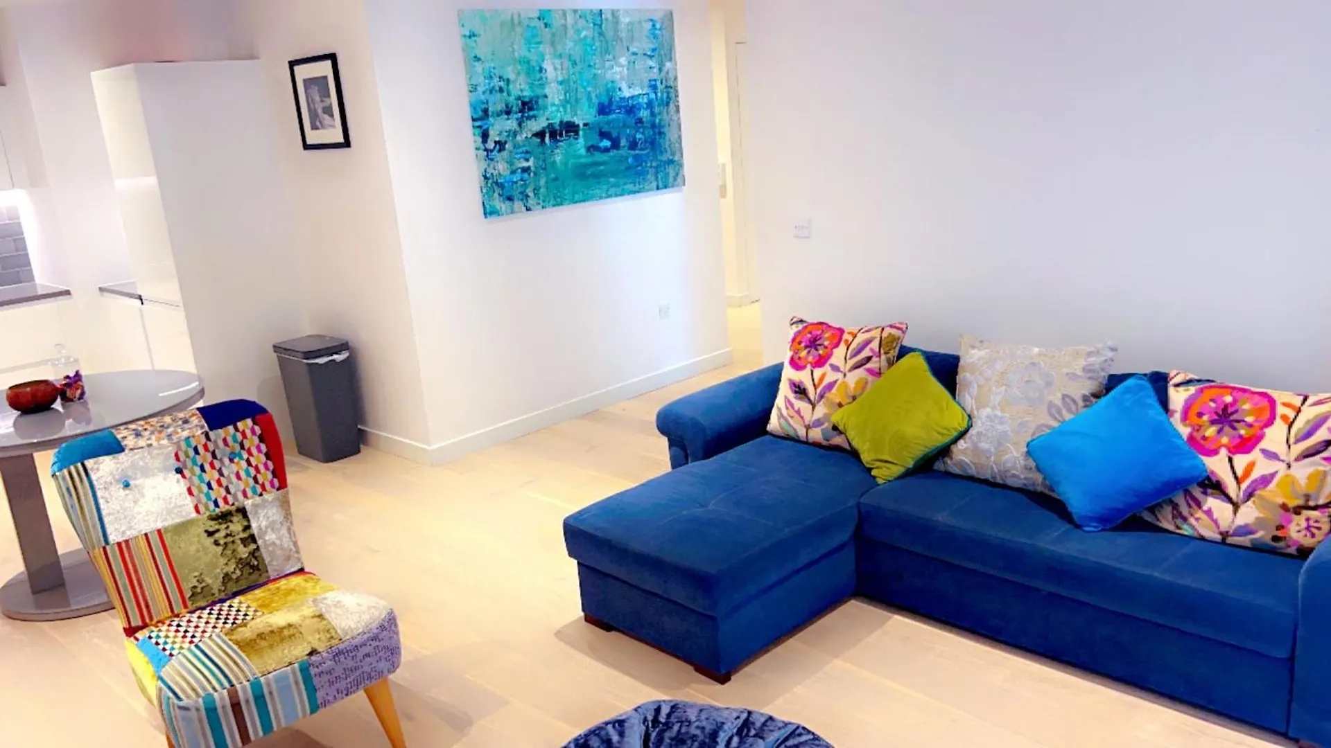 Luxe 2 Bedroom And Sofa Bed - Up To 6 Guests London 0*,  United Kingdom